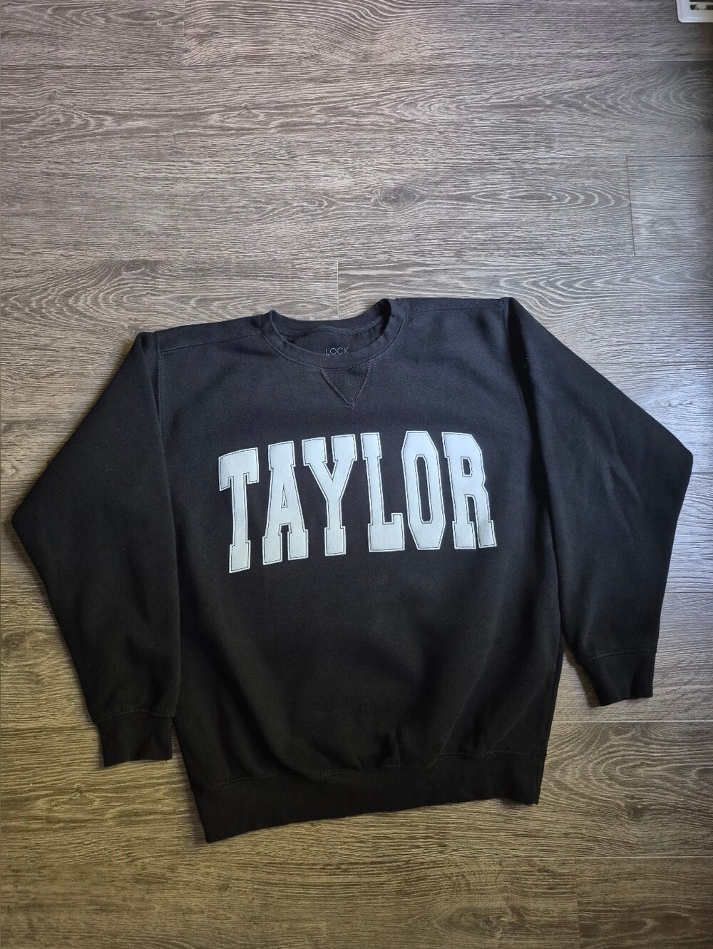 Taylor Swift Black Sweatshirt with White Lettering By Lock The Label Mexium M
